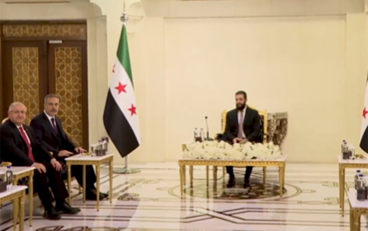 turkiyenin-herbi-siyasi-rehberliyi-suriyadadir