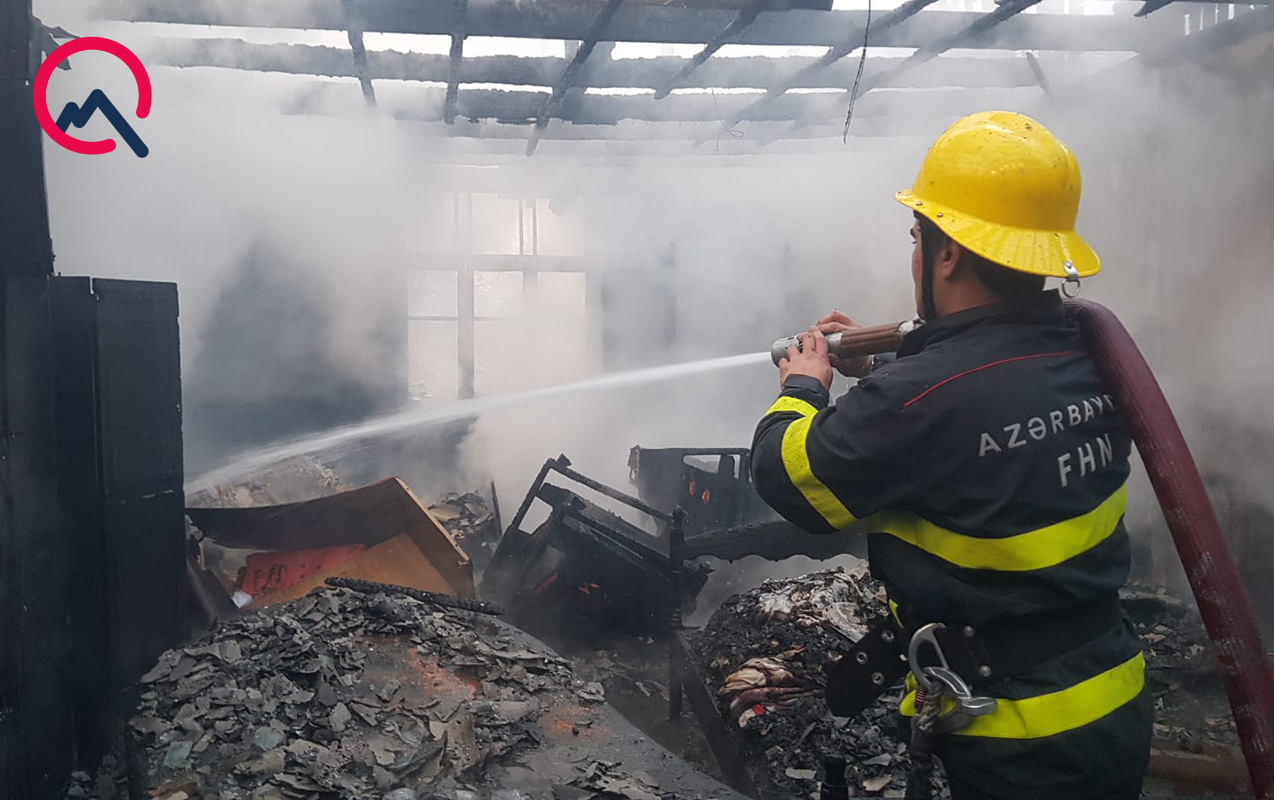 goycayda-iki-ev-birden-yandi