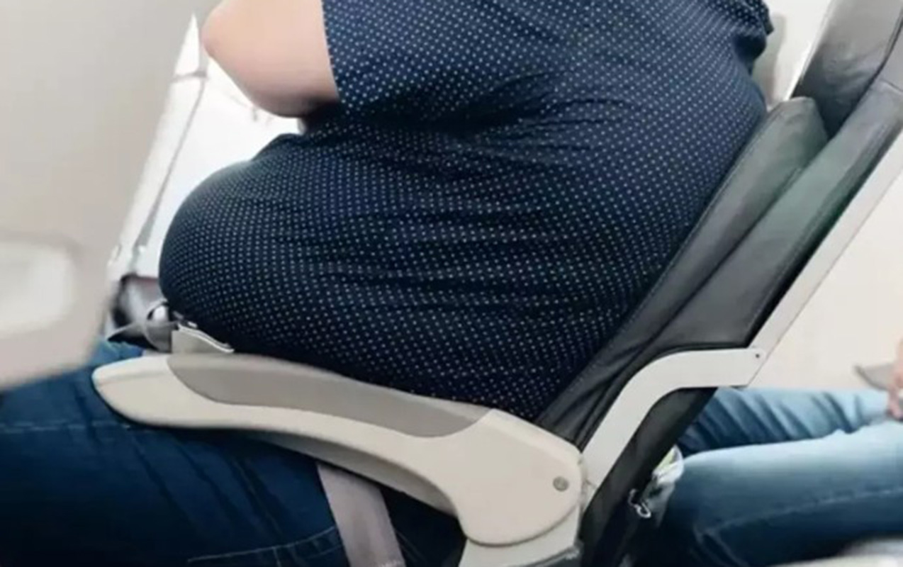 bu-aviasirket-kok-sernisinlerden-iki-bilet-teleb-edecek