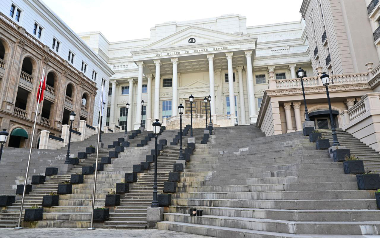 Türkiyədəki bu küçəyə dahi Üzeyirin adı verildi - Fotolar