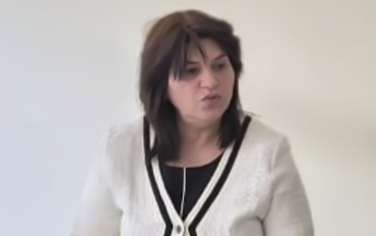 direktorun-muellim-ve-onun-hekim-atasi-ile-qalmaqali