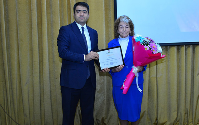 taninmis-agstafali-saire-publisist-gulemail-muradin-75-illik-yubileyi-qeyd-olunub