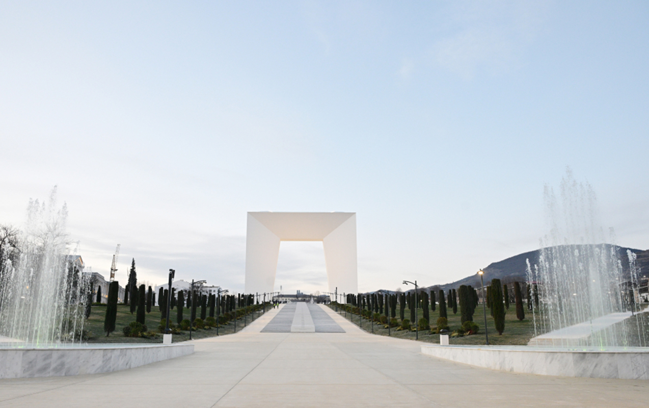 prezidentle-xanimi-xankendide-zefer-parkinin-acilisinda-istirak-etdiler