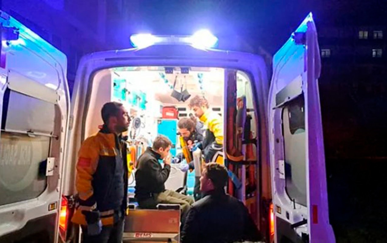 turkiyede-yasayis-binasinda-yangin