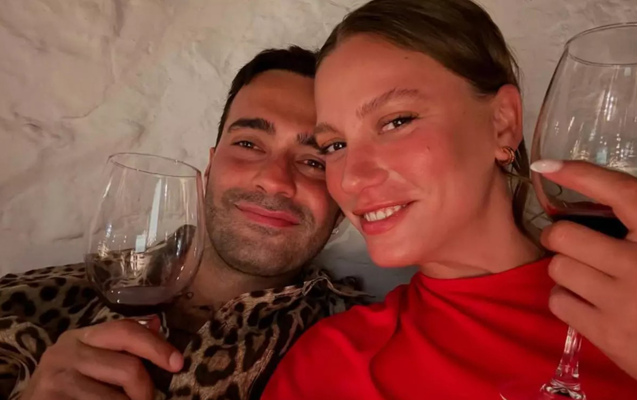 serenay-sevgilisini-bele-tebrik-etdi