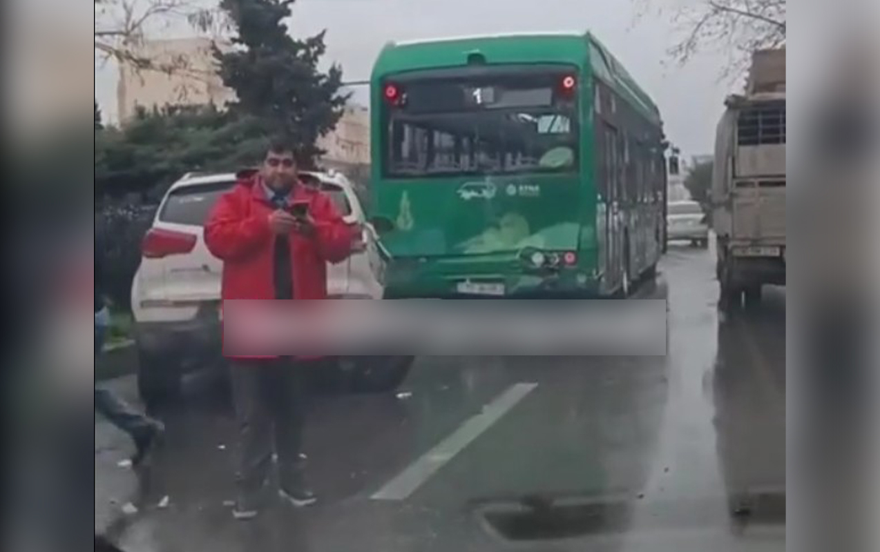 bakida-marsrut-avtobuslari-toqqusdu