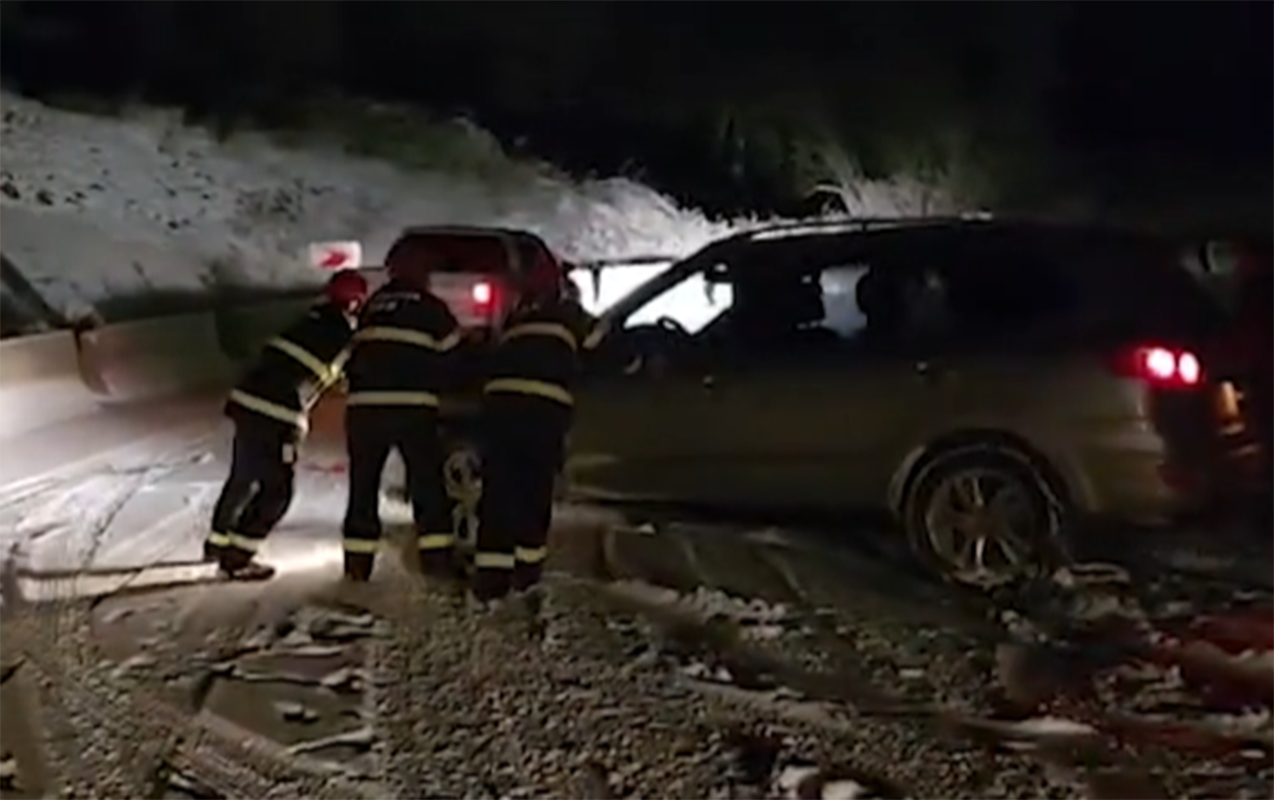 susada-buzlu-yolda-komeksiz-qalan-vetendaslar-bele-xilas-edildi