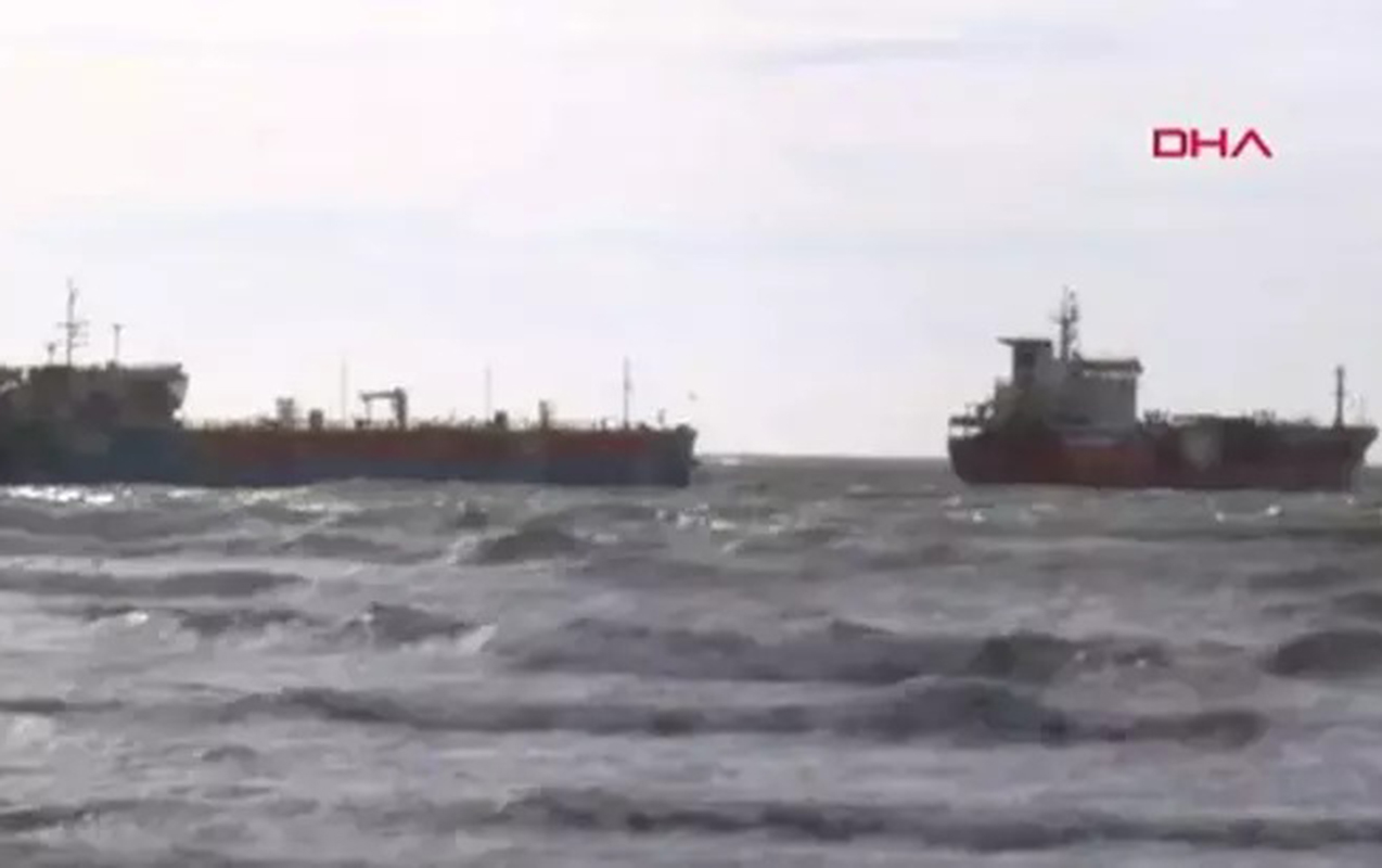 azerbaycan-ve-turkiye-gemileri-toqqusdu