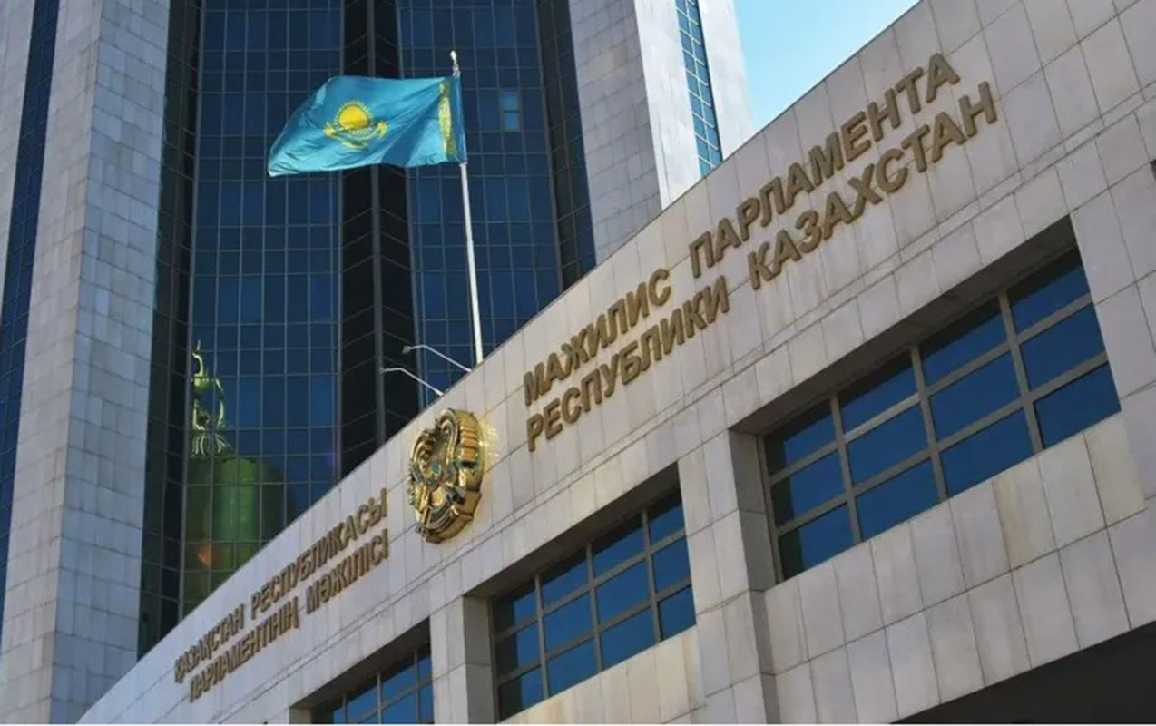 qazaxistanda-lgbt-nin-tebligati-qadagan-olundu