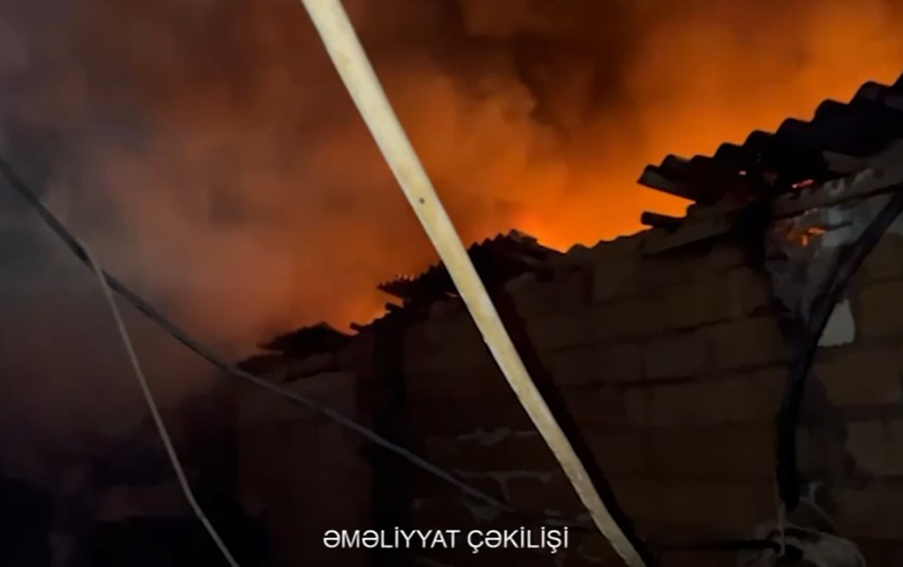 sumqayitda-metal-tullantilarinin-qebulu-sahesinde-yangin-olub