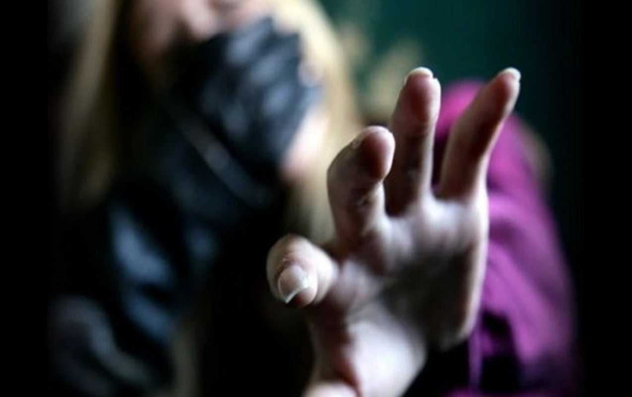 yasli-qadina-komek-telesi