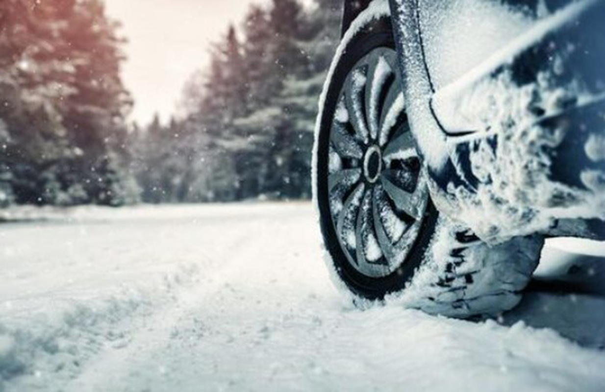 avtomobil-qayadan-asdi