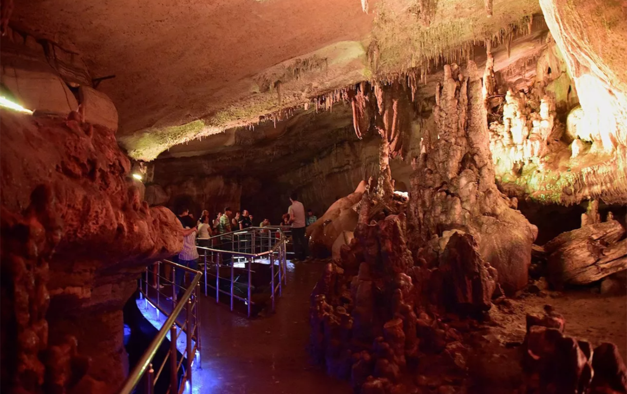 gurcustanda-bu-turizm-obyektleri-baglandi