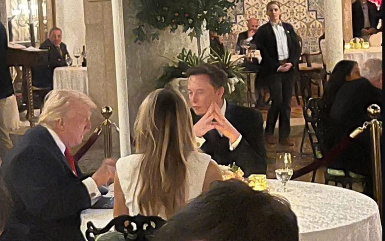 tramp-ve-xanimi-ile-sam-yemeyinden-foto-paylasdi