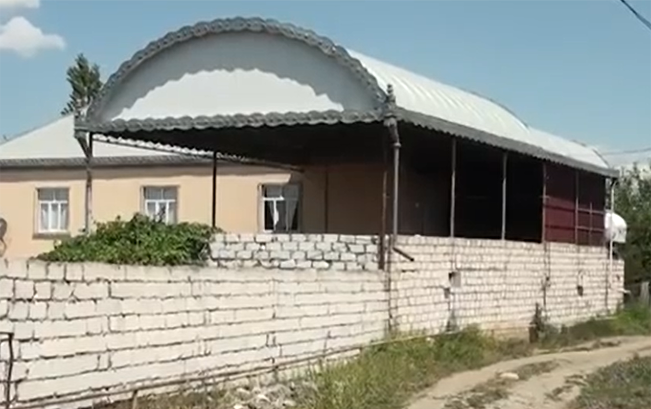 agstafada-muxtelif-vaxtlarda-5-uzvu-olen-ailenin-evi-yandi