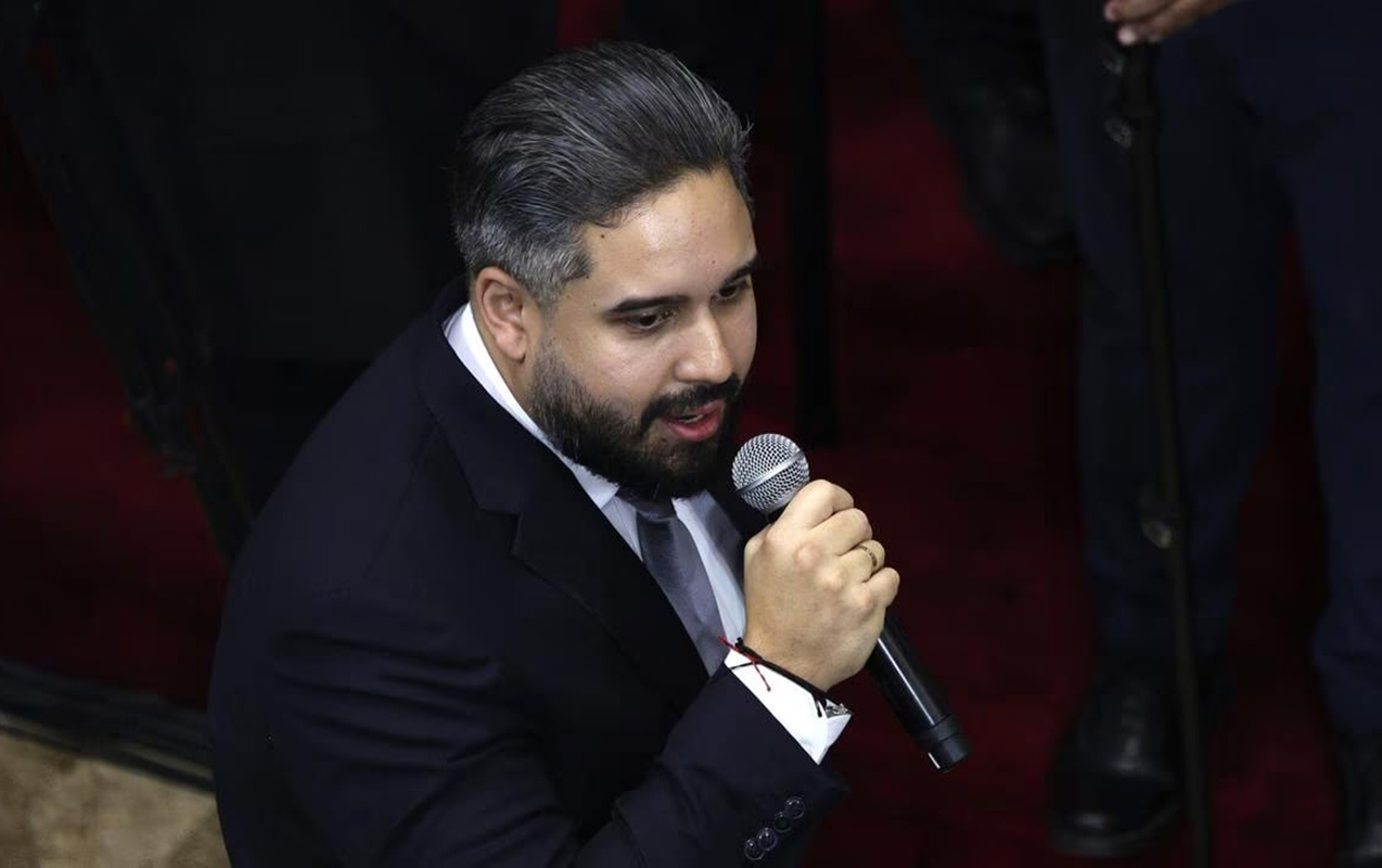 maduronun-oglundan-emosional-cixis