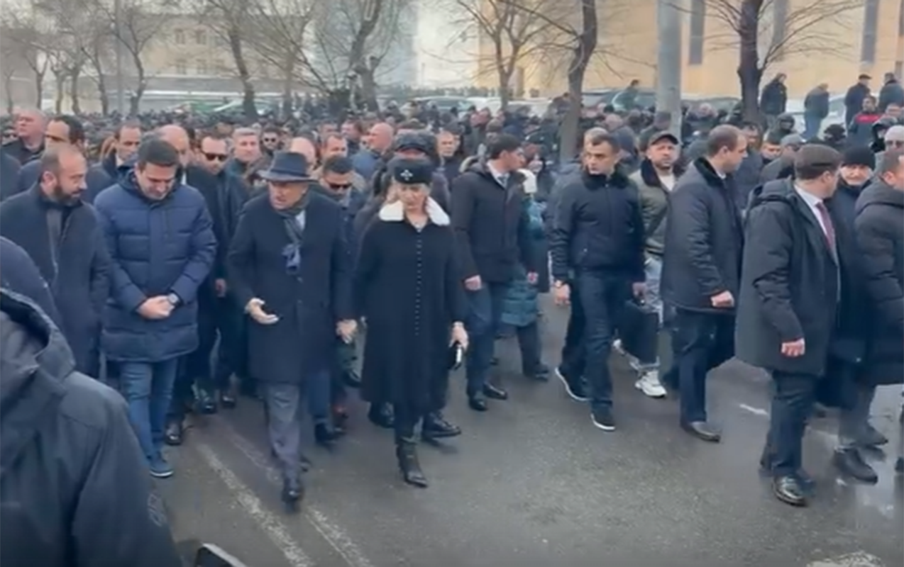 irevanda-pasinyanin-basciligi-ile-yurus-kecirilir