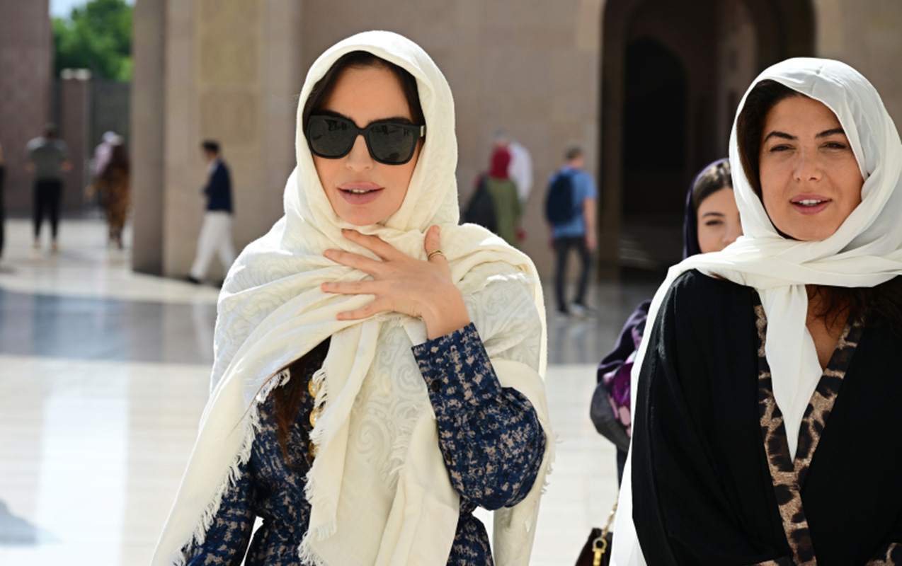 leyla-eliyeva-omanda-mescidde