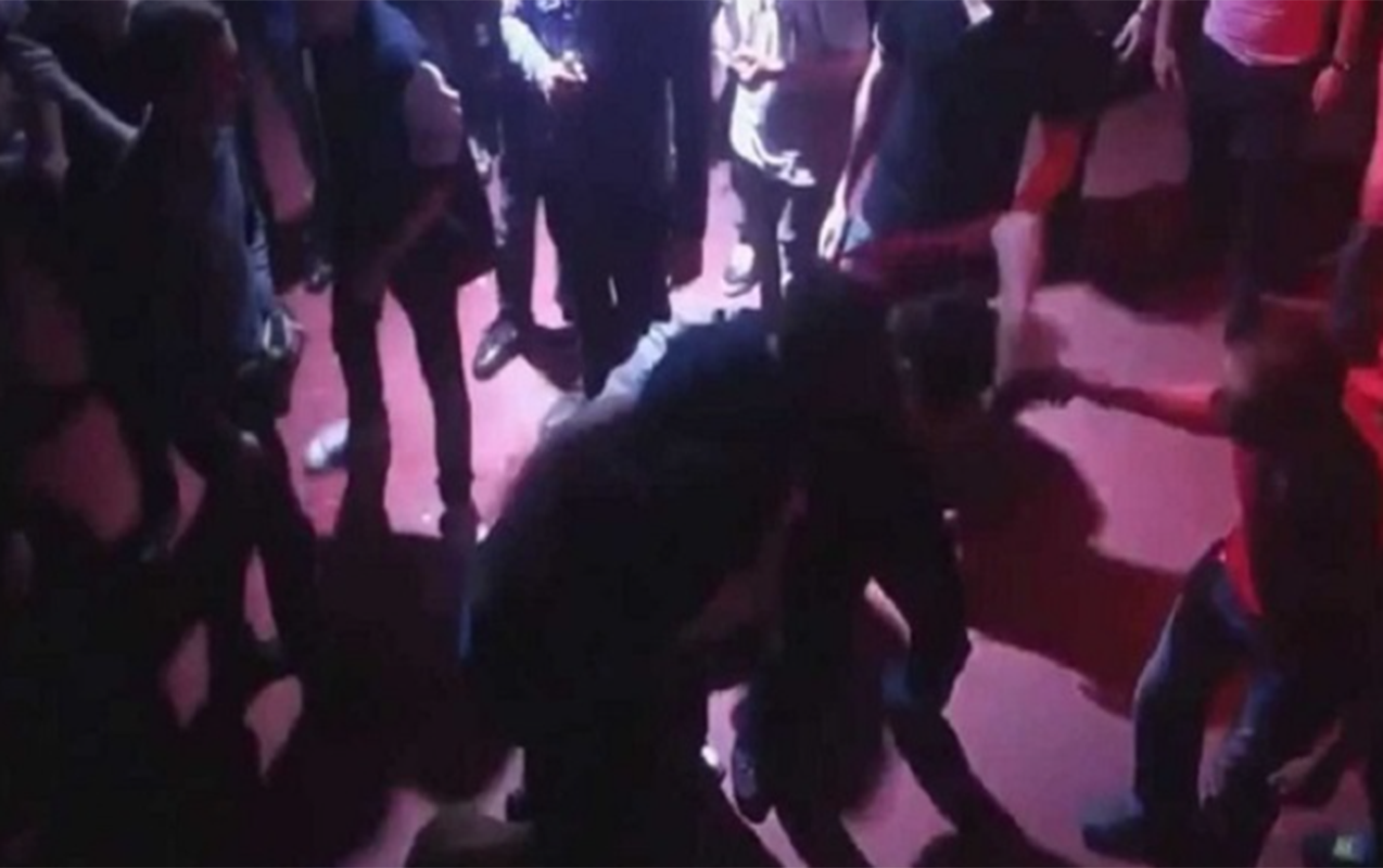 yeni-il-gecesi-kafede-hesaba-gore-dava-saldilar