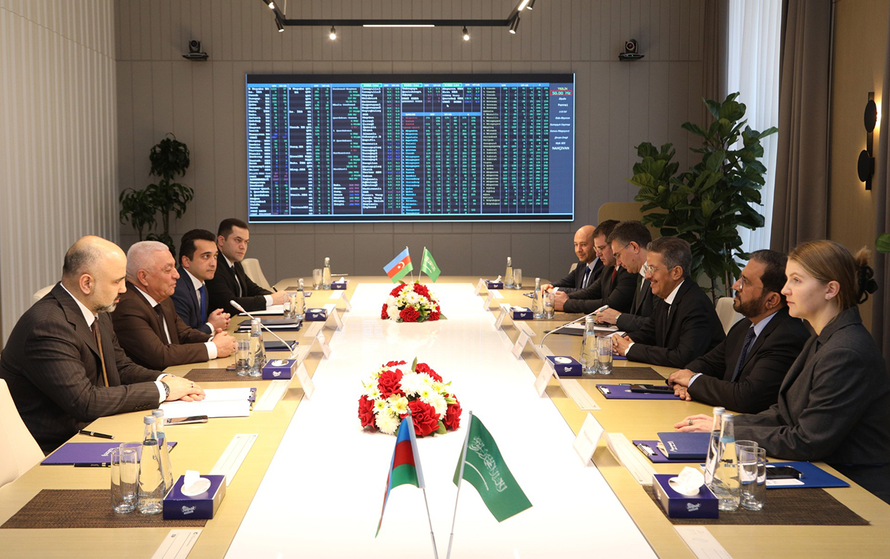 azerenerji-ve-acwa-power-rehberlerinin-gorusu-oldu