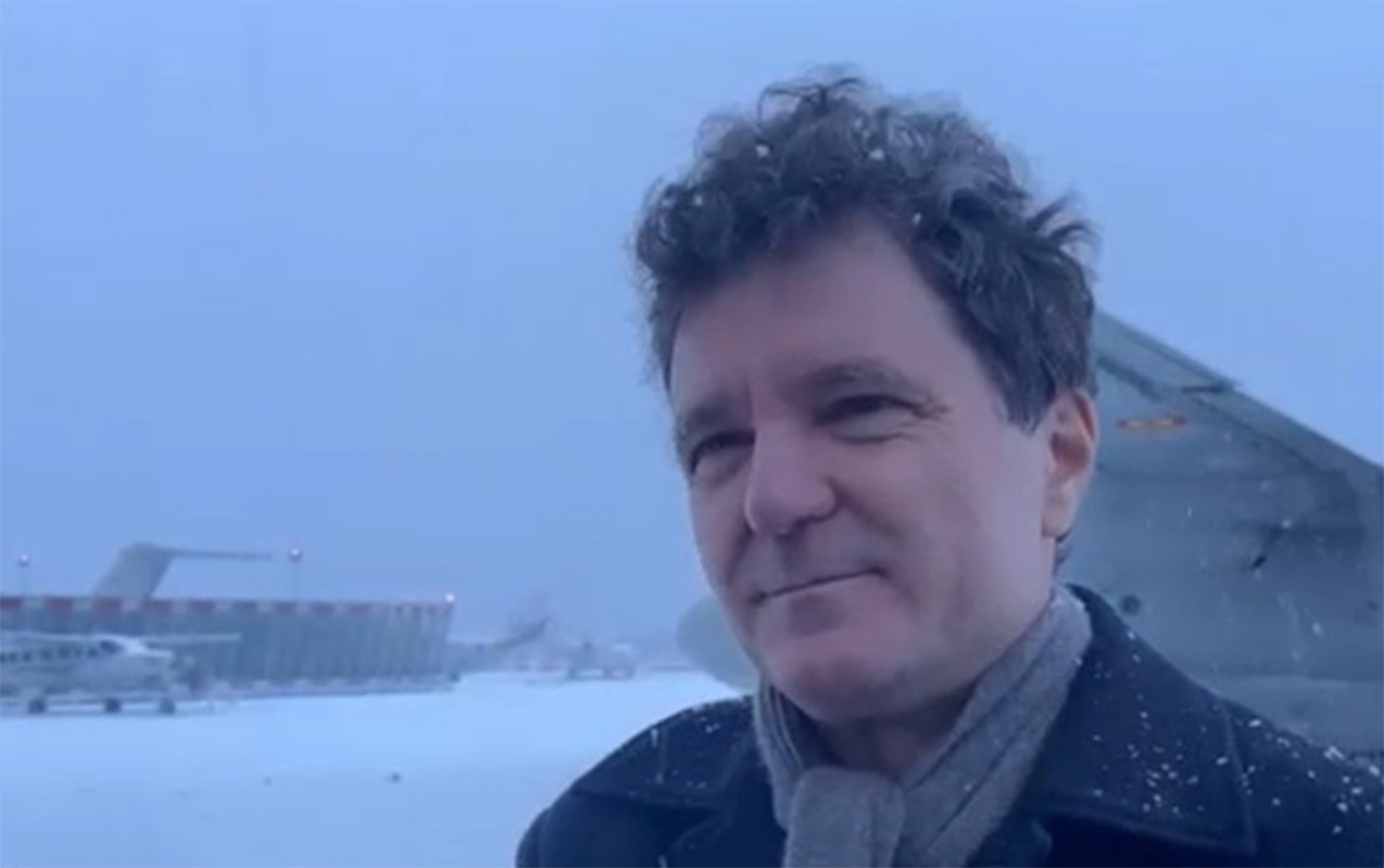 ruminiya-prezidentinin-teyyaresi-qara-gore-paris-hava-limaninda-qaldi