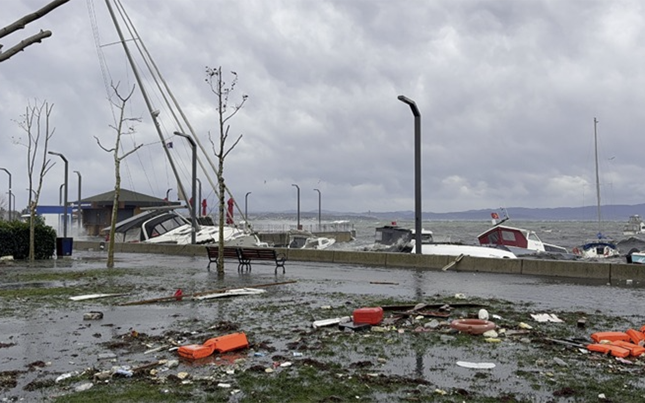 istanbul-siddetli-firtinadan-sonra