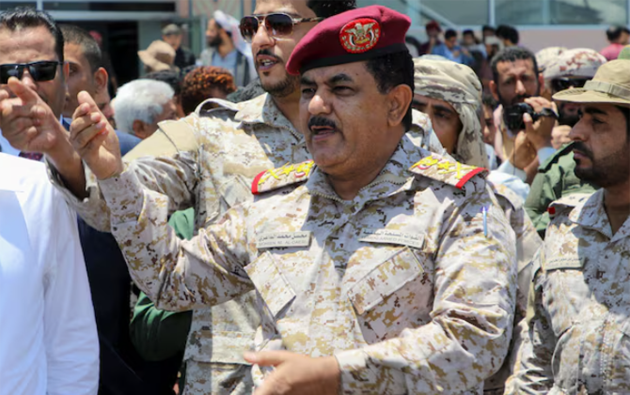 yemenin-mudafie-naziri-vezifesinden-azad-edildi