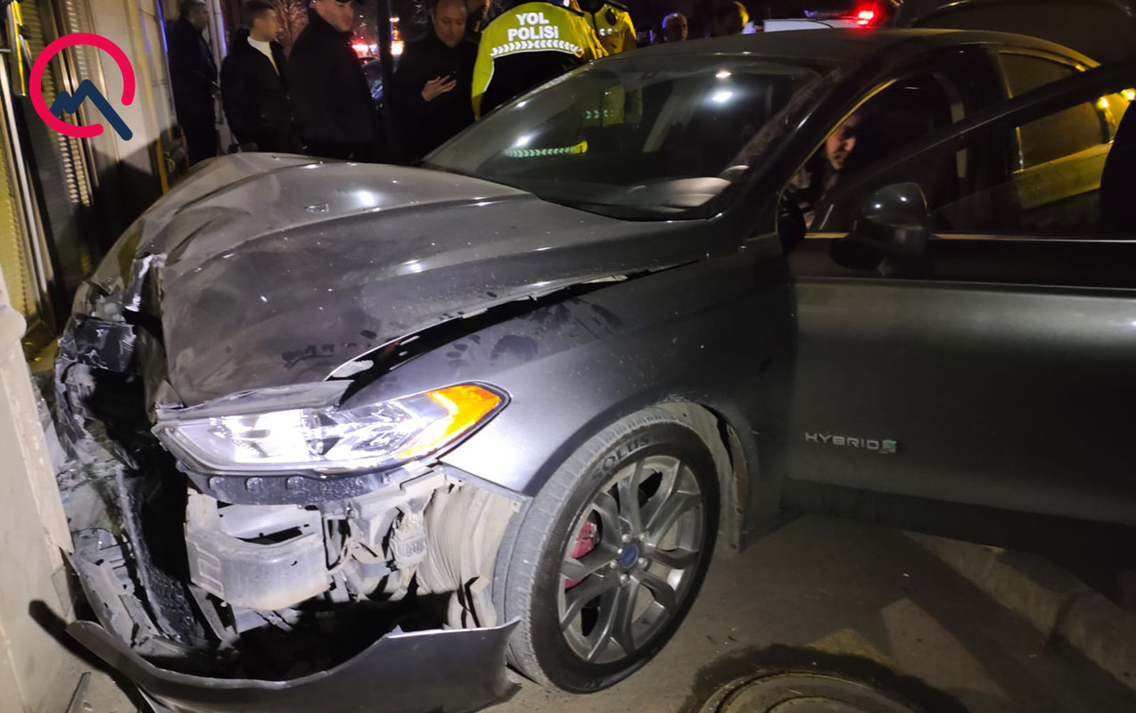 gencede-masinlar-toqqusdu