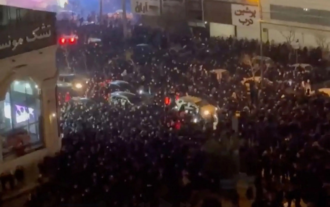 iranda-217-etirazci-oldurulub