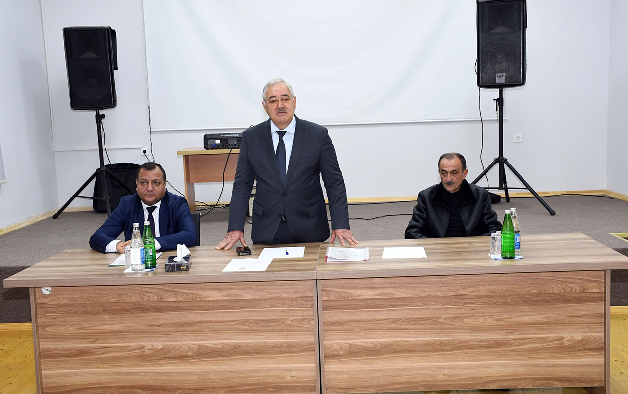 vaqif-hesenov-seyyar-qebul-kecirdi