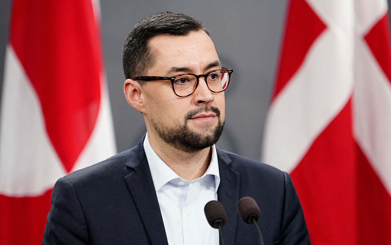 qrenlandiya-abs-terefinden-idare-olunmaq-istemir