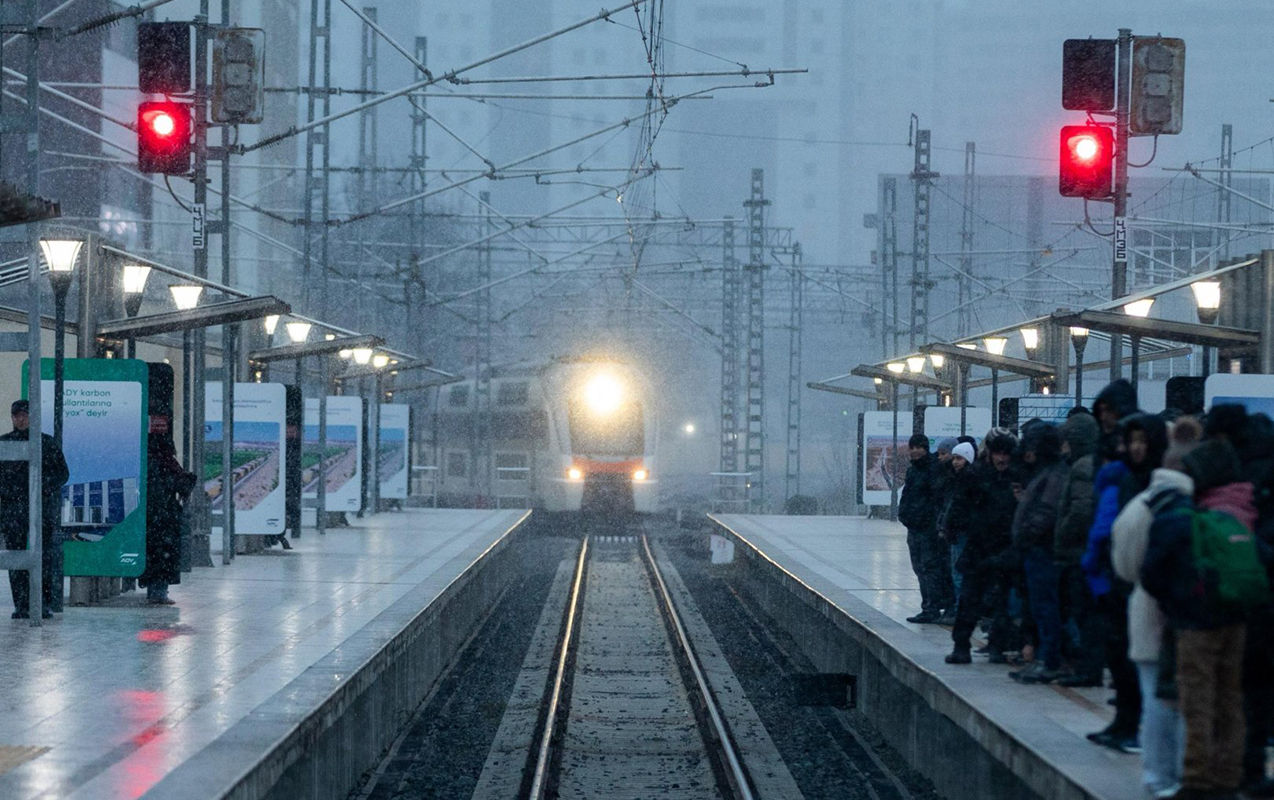 hava-ile-bagli-qatarlar-gecike-biler