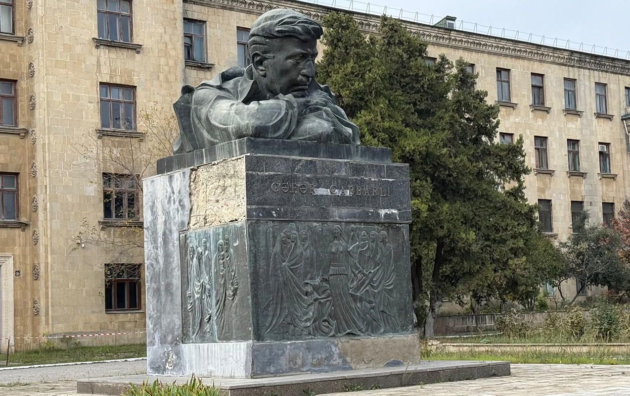 cabbarlinin-heykeli-ile-bagli-muraciete-indiyecen-icraci-teyin-olunmayib