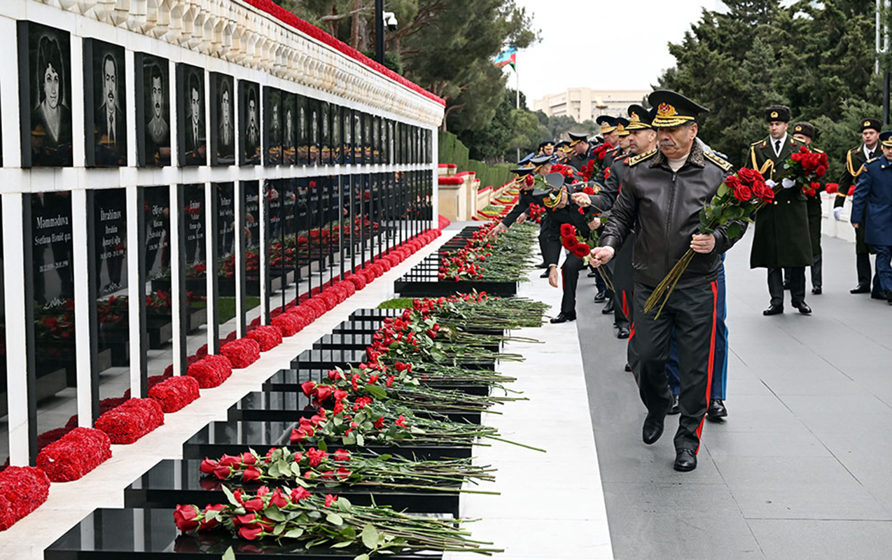 zakir-hesenov-sehidler-xiyabaninda