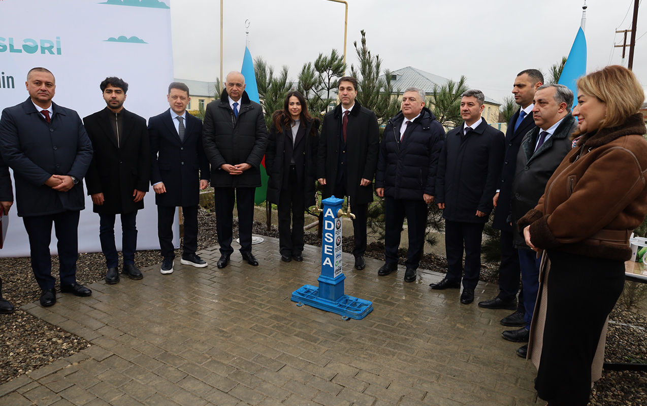 sabranin-sincanboyad-kendinde-yuzlerle-sakin-icmeli-su-ile-temin-olunub