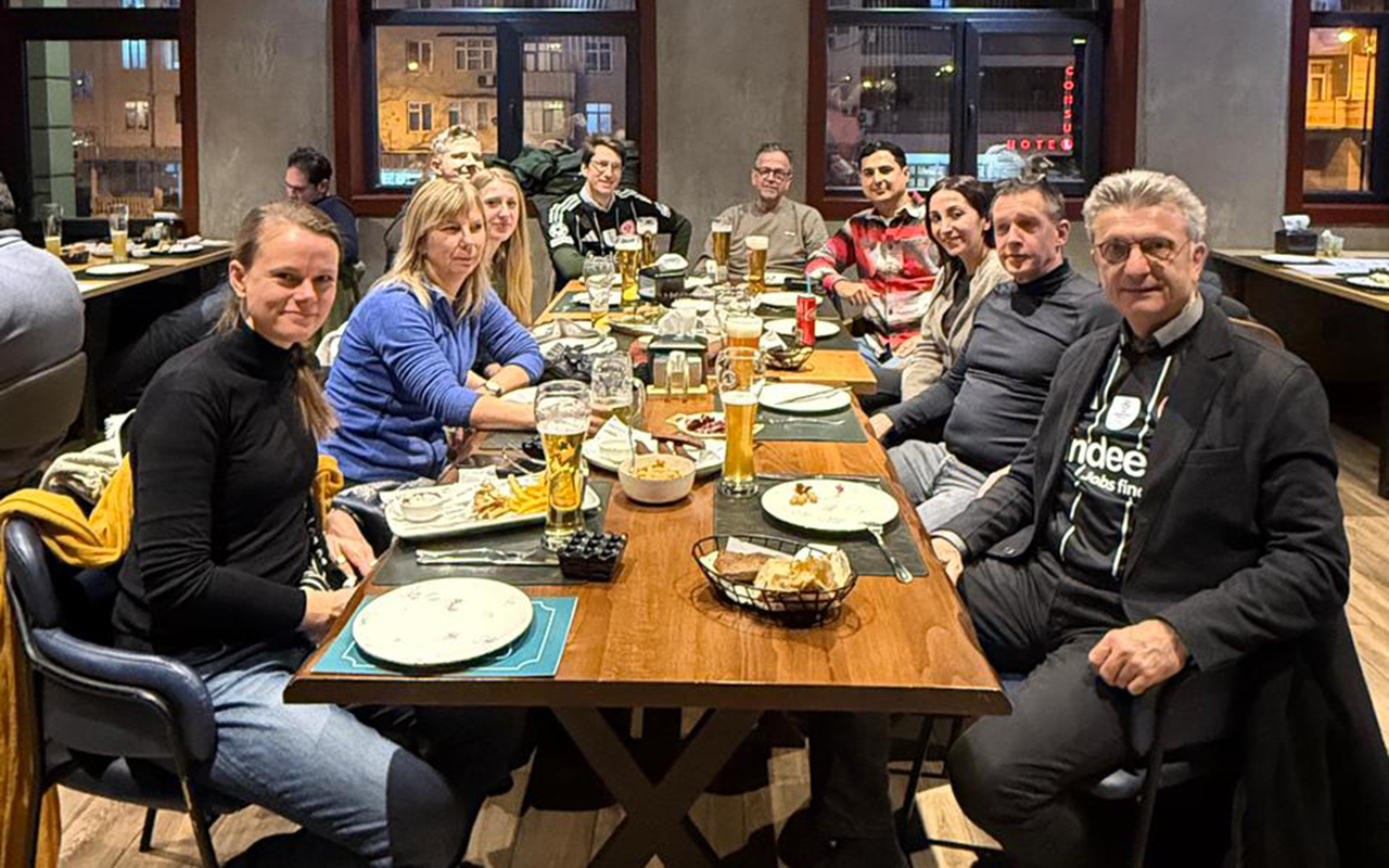 gozel-bir-futbol-axsami-oldu