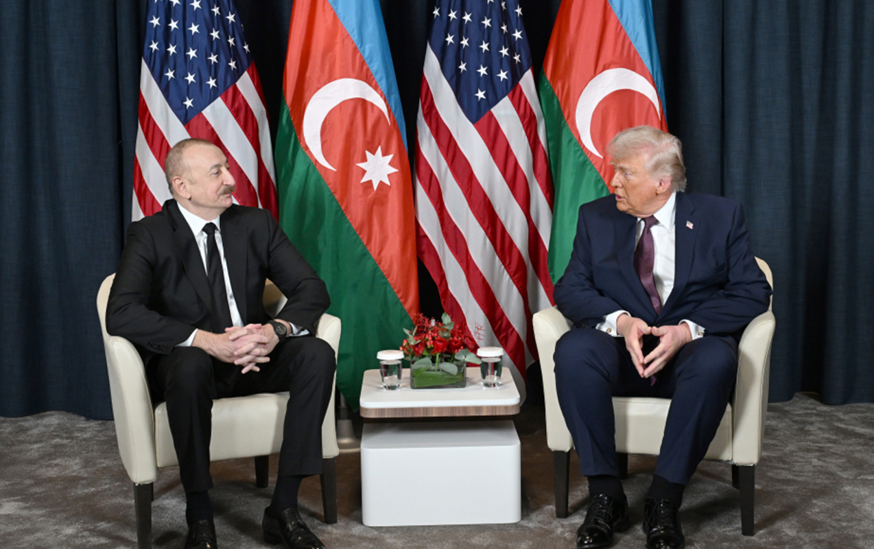 eliyevle-tramp-gorusdu