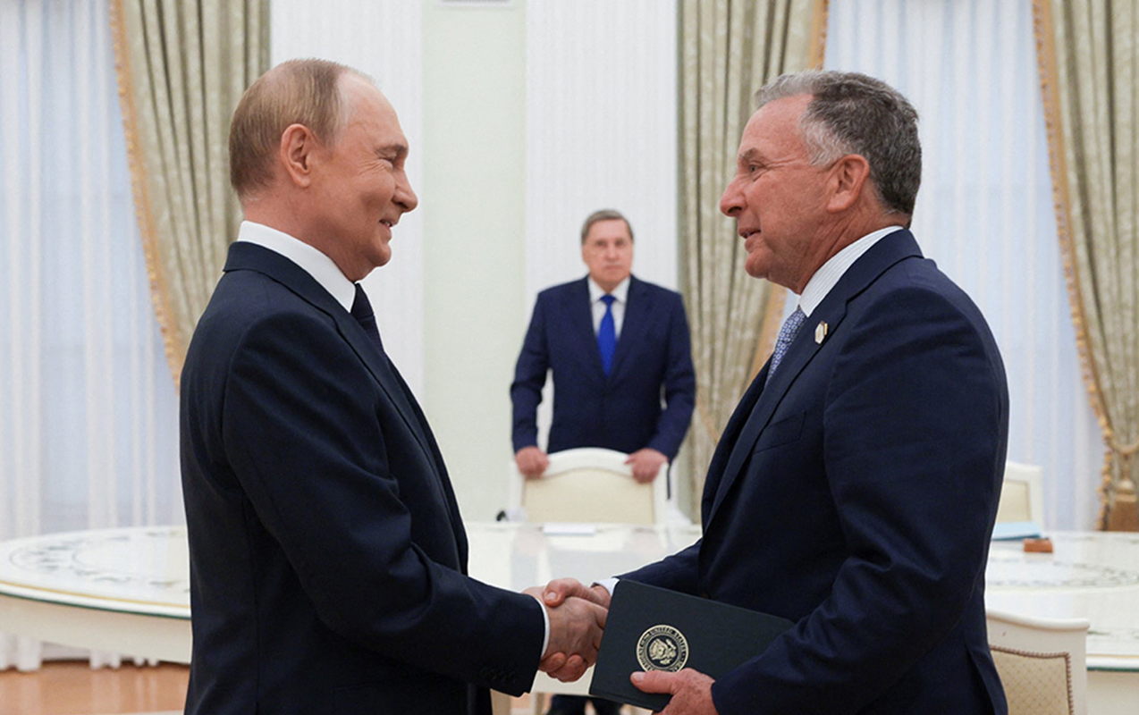 stiven-uitkoff-moskvaya-sefer-edib