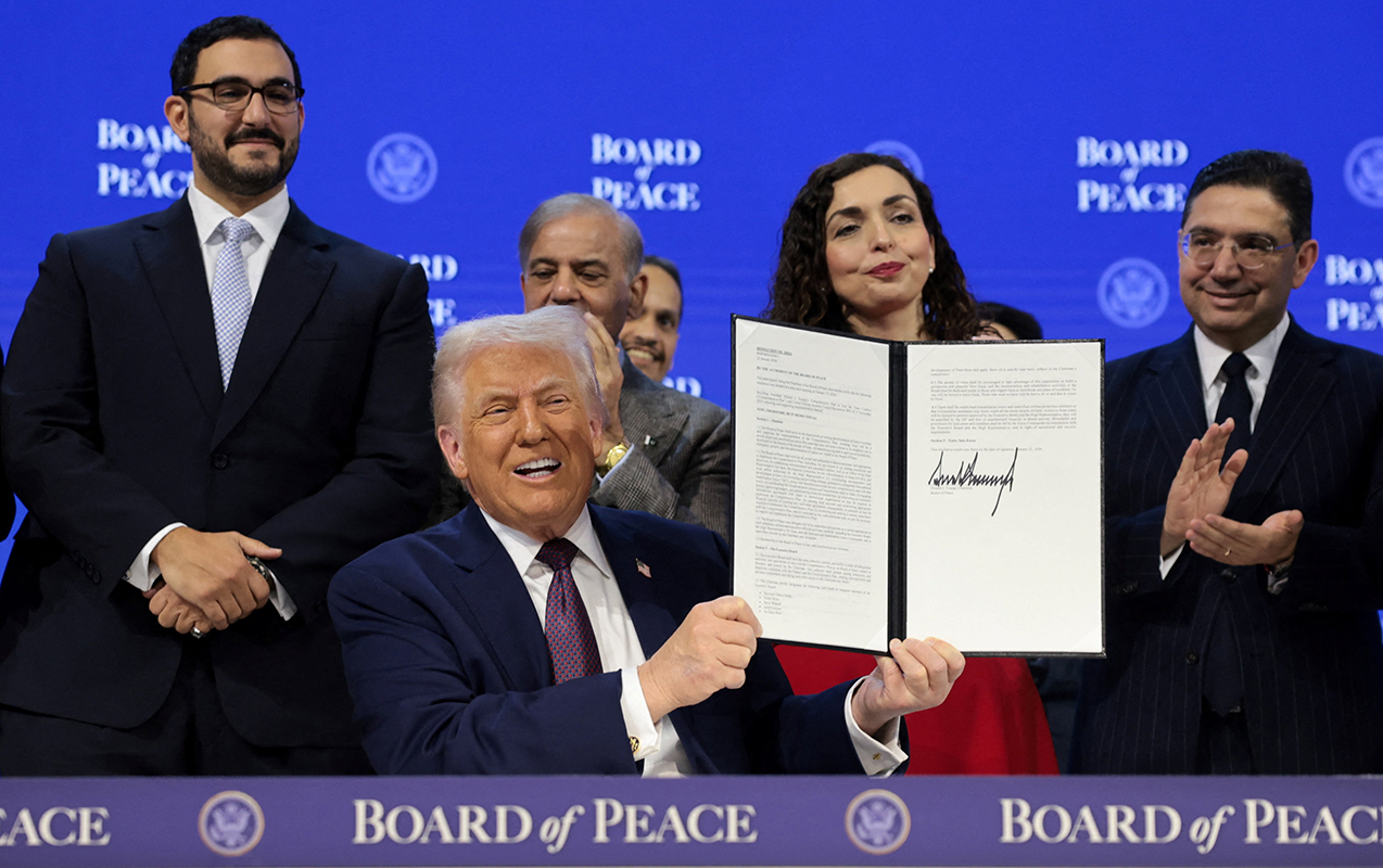 tramp-bu-vezifede-omurluk-qala-biler