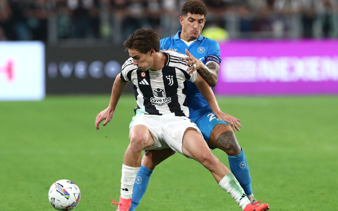 yuventus-napolini-darmadagin-etdi