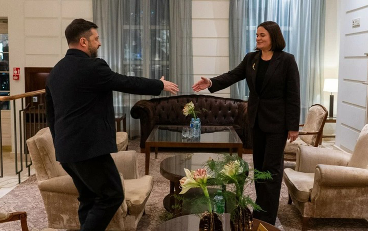 zelenski-tixanovskaya-ile-gorusdu