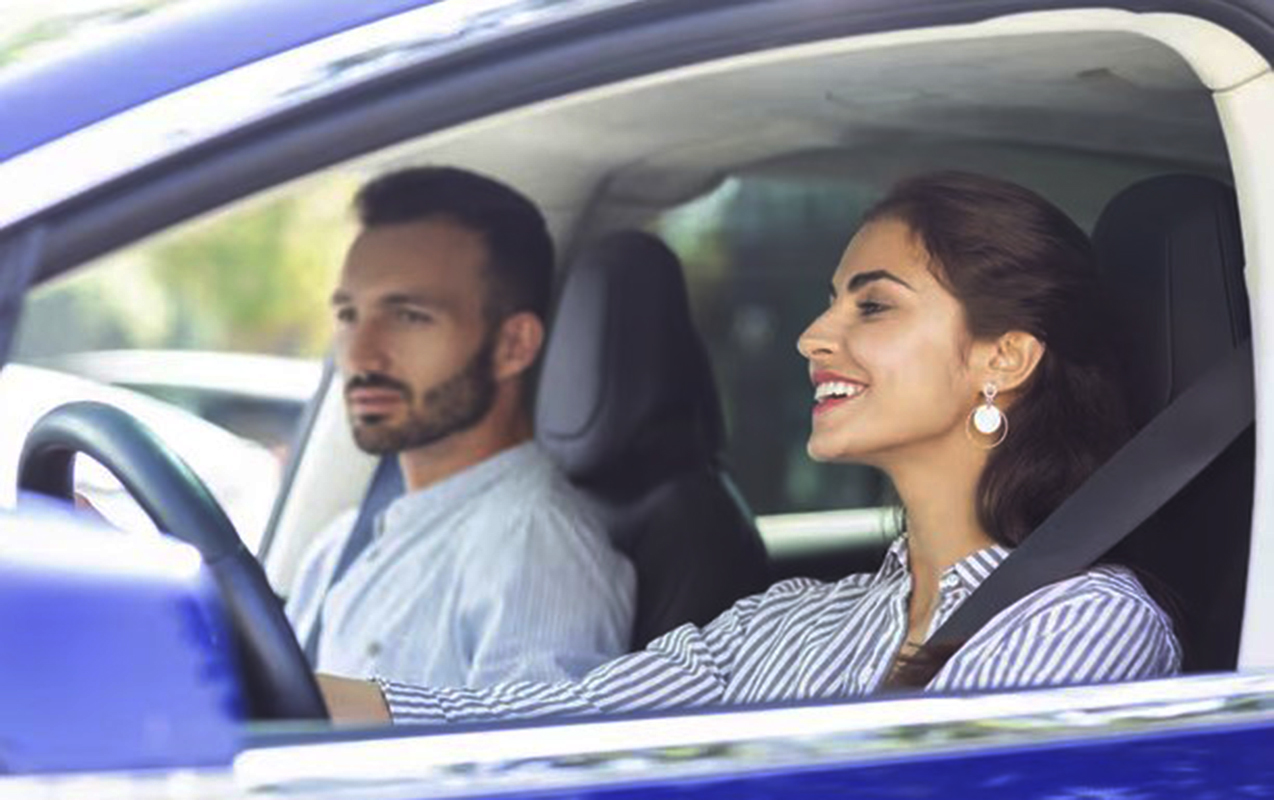 erle-arvad-bir-birinin-masinini-etibarnamesiz-sure-biler