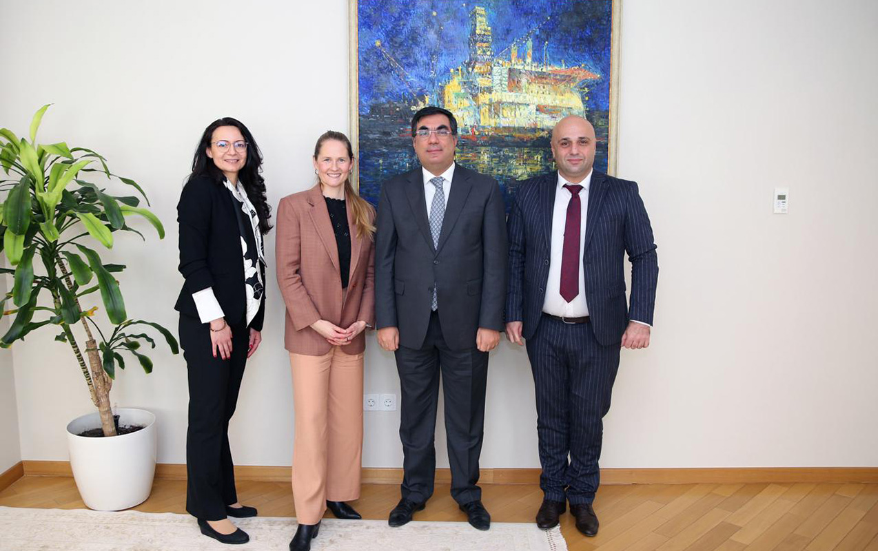 munhen-texniki-universitetinin-rehberliyi-banm-de