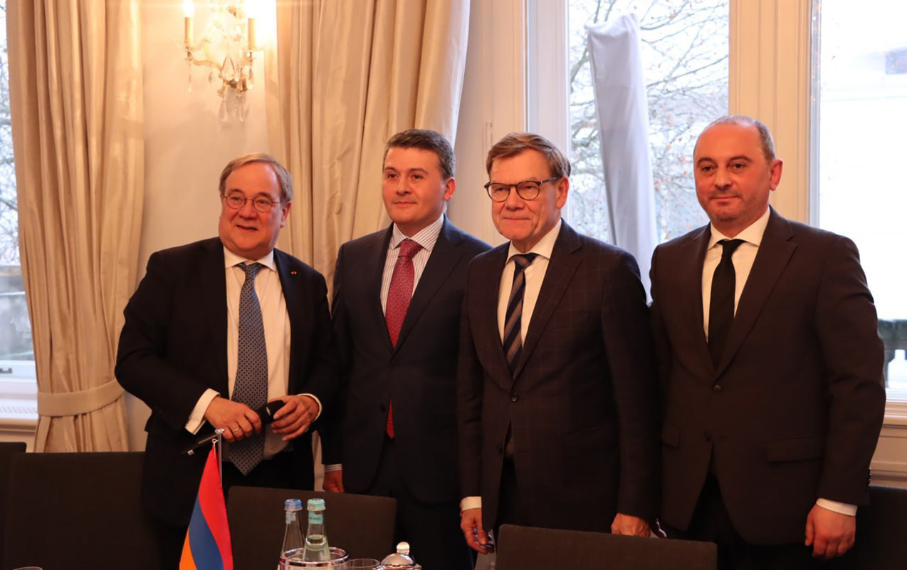 azerbaycan-ve-ermenistanin-almaniyadaki-sefirleri-gorusdu