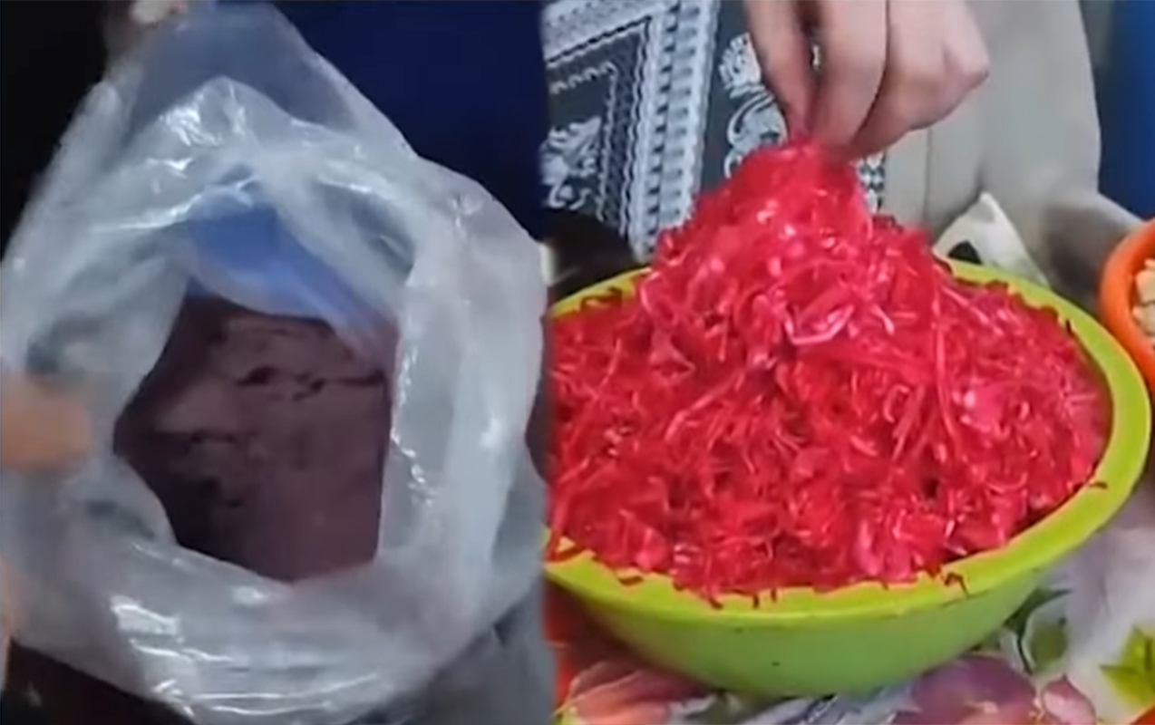 qirmizi-kelem-tursulari-suni-renglenir