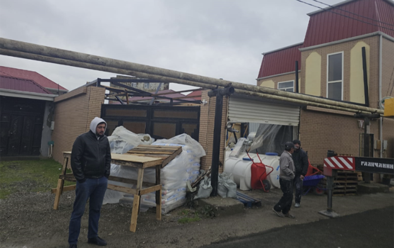 binede-qanunsuz-tikili-sokuldu