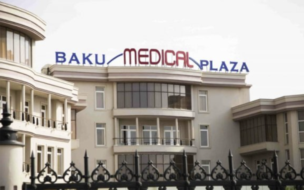 baku-medical-plazada-yangin-olub