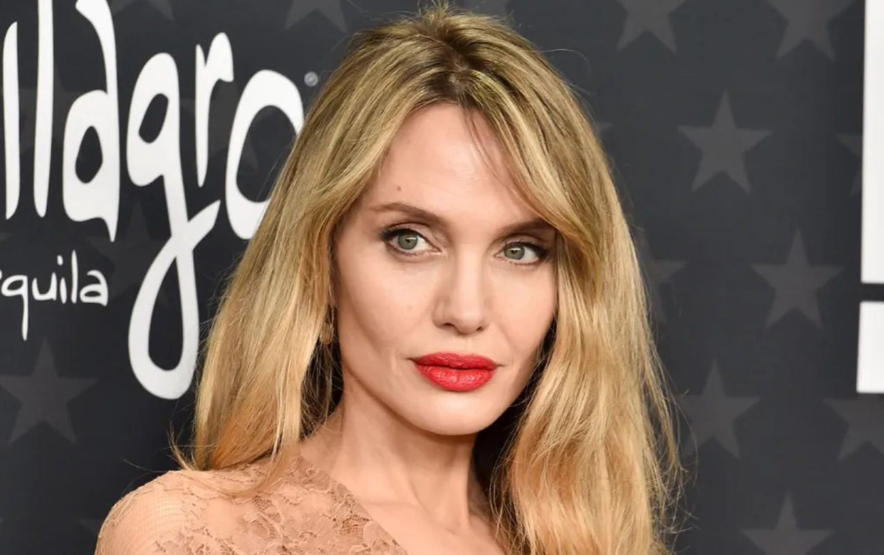 abs-de-42-milyonluq-villasini-satir