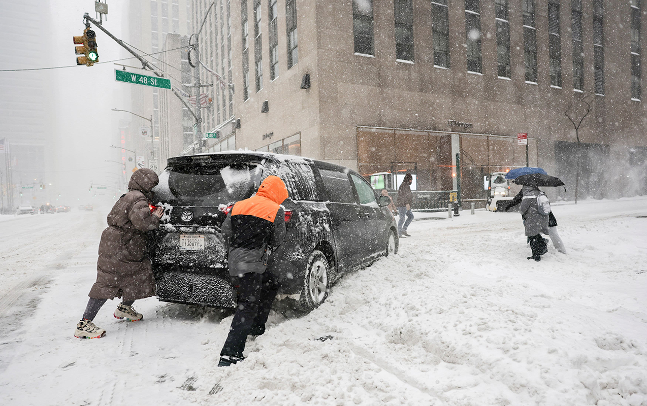 abs-de-qar-firtinasinda-olenlerin-sayi-73-e-catdi