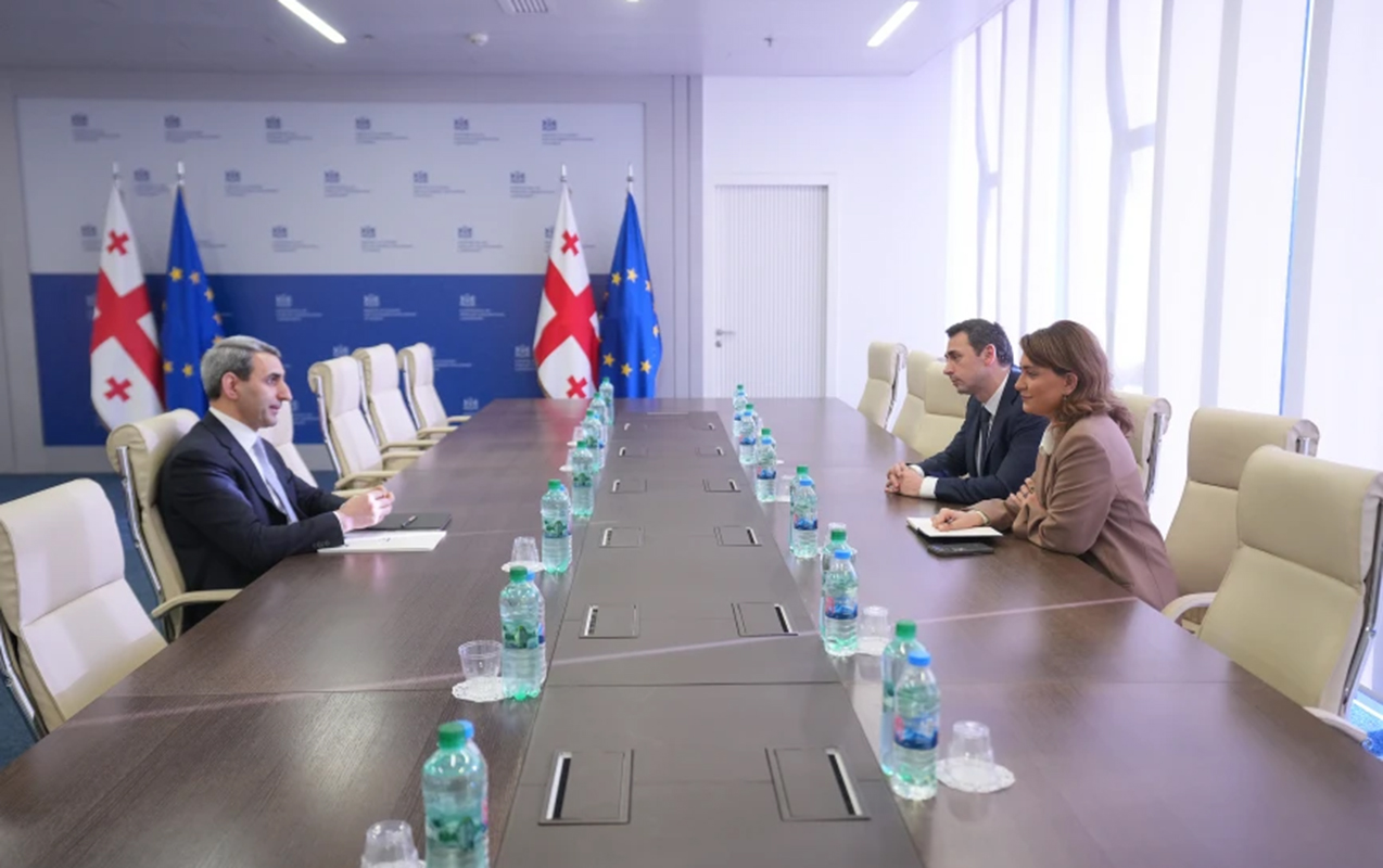 baki-tbilisi-qars-demir-yolunun-tehvil-teslim-aktinin-imzalanmasi-muzakire-olundu